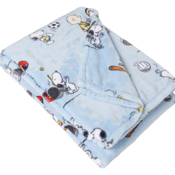 Peanuts Snoopy Sports Blanket Throw - Picture 3 of 5